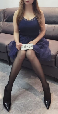 酥酥性感黑丝